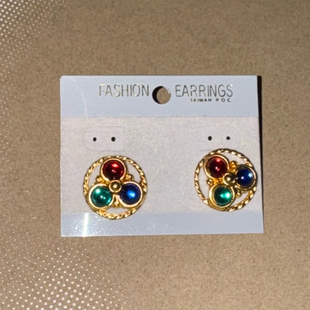 Fashion Jewelry Gold Earrings with Vibrant Accents